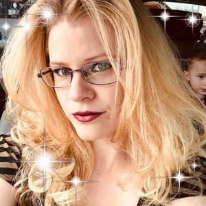 Meet your Posher, Cassandra